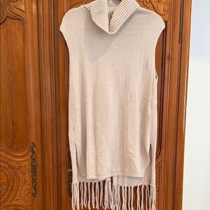 Women’s BCBG generation tan sleeveless fringed sweater, NWT, size M/L